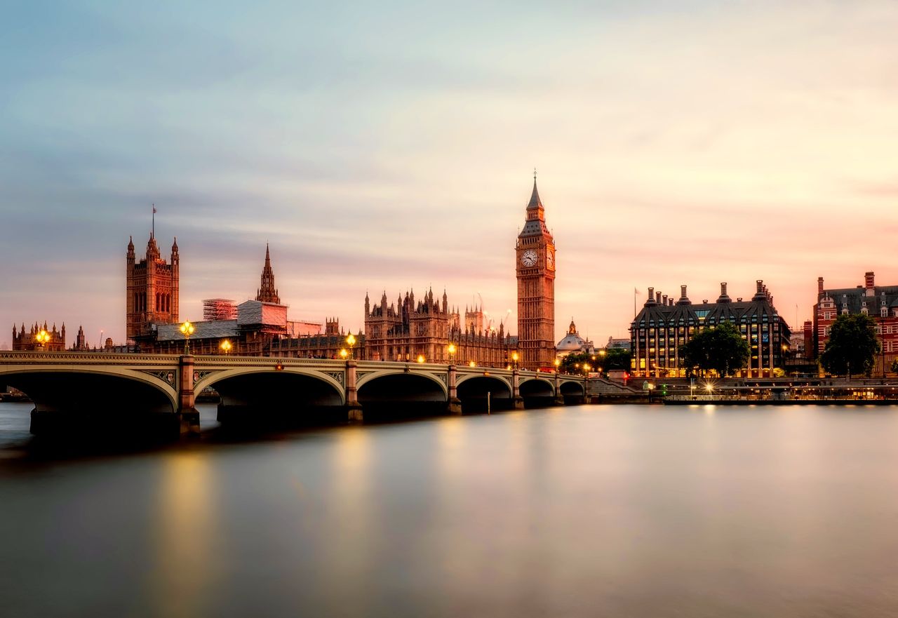 英国留学中介哪家好？按申请时间线拆解四类服务与核验清单主题图